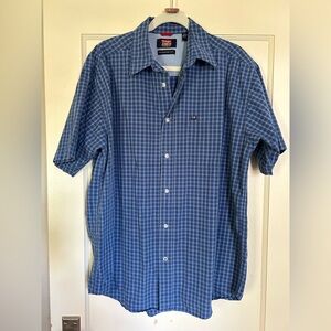 Wrangler Jeans Co blue plaid short sleeve, button down shirt, size L